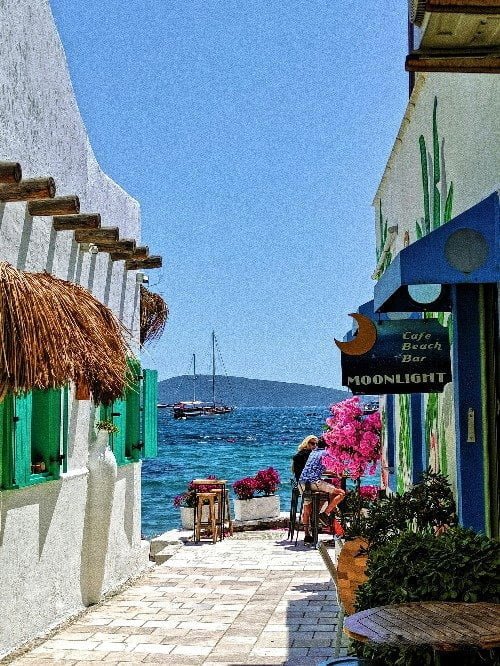 a-narrow-street-in-an-aegean-town-by-the-sea