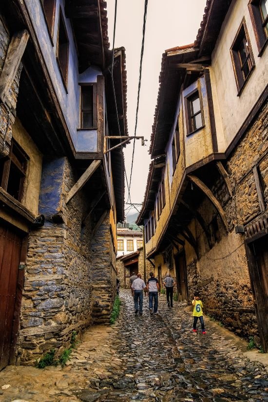 old-neighbourhood-bursa-turkey