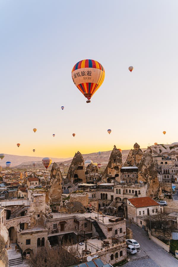 hot-air-balloons-flying-over-cappadoca-turkey