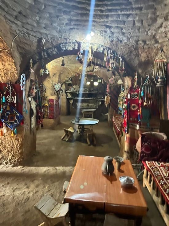 interior-mud-hut-harran-turkey