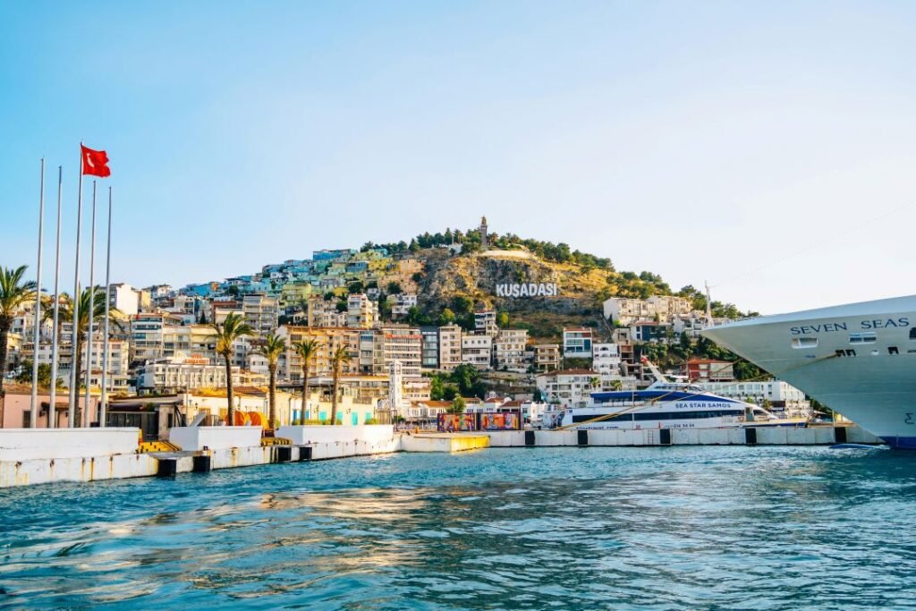 Kusadasi-harbour-with-cruise-ship