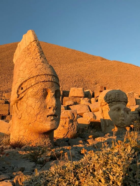 ancient-sculptures-mount-nemrut-turkey