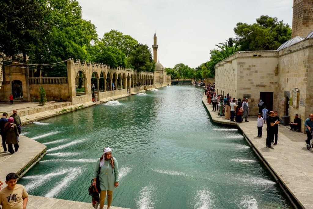 balikgol-pool-sanliurfa-turkey