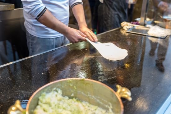 Turkish-chef-making-food