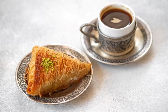 Turkish-sweet-with-coffee