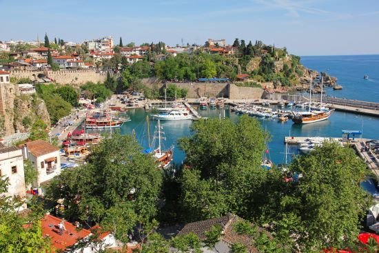 Antalya-old-harbour-with-many-boats