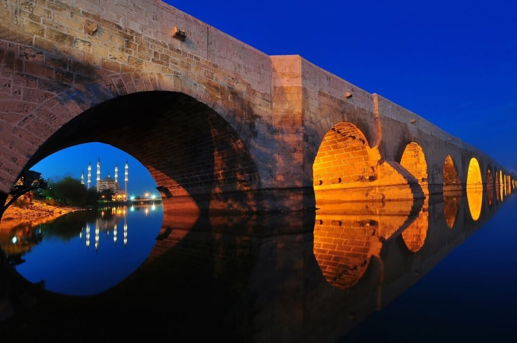 seydar-river-and-stone-bridge-at-night-in-Adana-Turkey